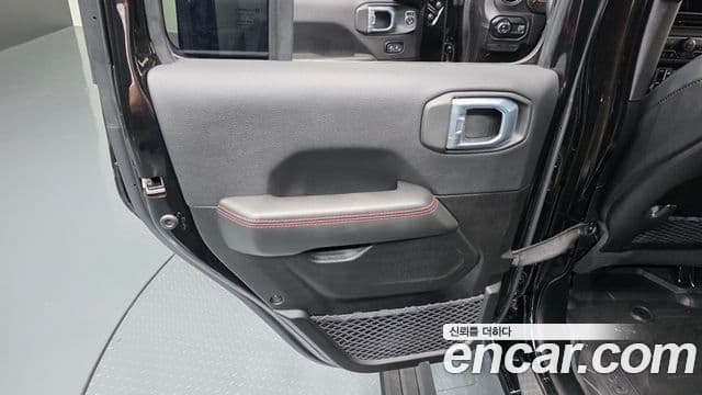 Jeep Wrangler 2025 — Photo 25/33