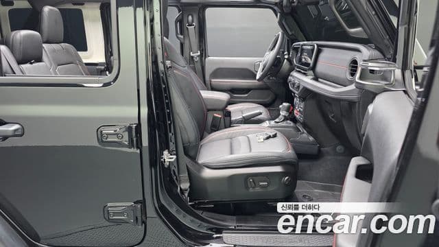 Jeep Wrangler 2025 — Photo 20/33
