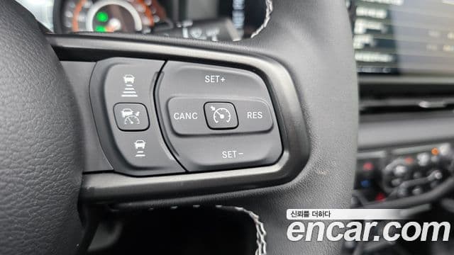 Jeep Wrangler 2025 — Photo 2/33