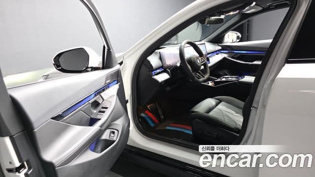 BMW 5 Series 2025 — ფოტო 10/20