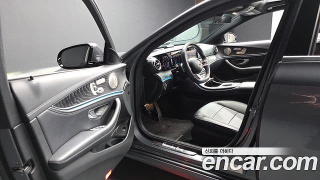 Mercedes-Benz E-Class 2022 — Фото 10/20
