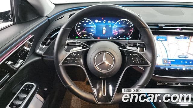 Mercedes-Benz E-Class 2024 — Фото 14/20