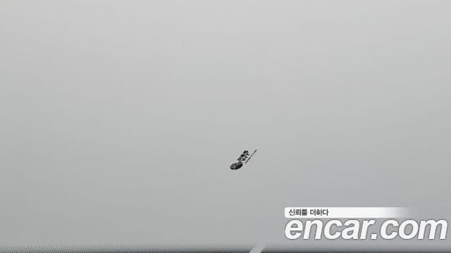 Mercedes-Benz E-Class 2024 — Photo 21/33
