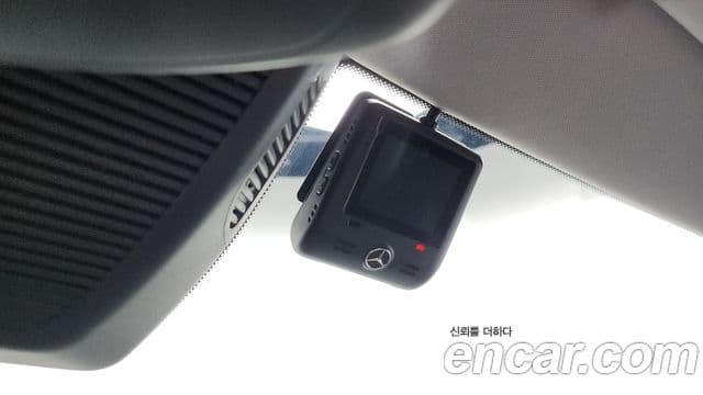 Mercedes-Benz E-Class 2024 — Photo 6/33