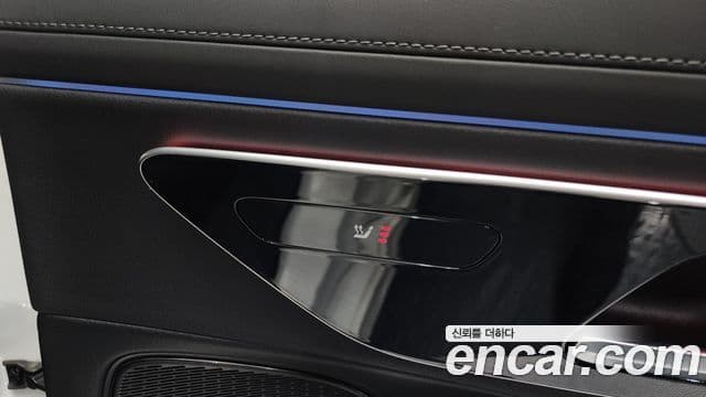 Mercedes-Benz E-Class 2024 — Photo 9/33