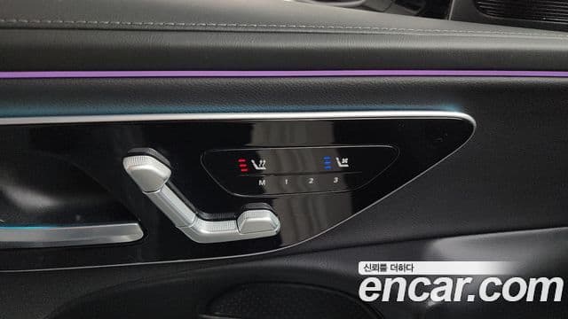 Mercedes-Benz E-Class 2024 — Photo 1/33