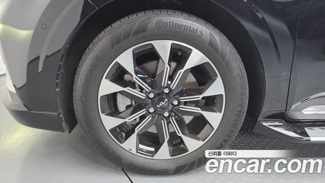 Kia Carnival 2021 — фото 5 из 20