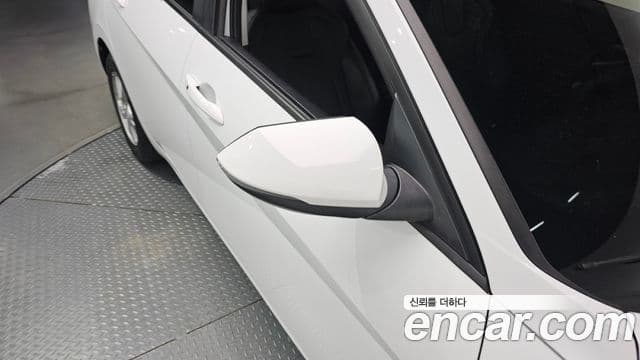 Hyundai The New Avante Hybrid 2021 — Şəkil 19/30