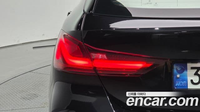 BMW 1 Series 2021 — Photo 24/33