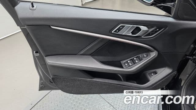 BMW 1 Series 2021 — Photo 16/33