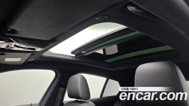 BMW 1 Series 2021 — Photo 28/33