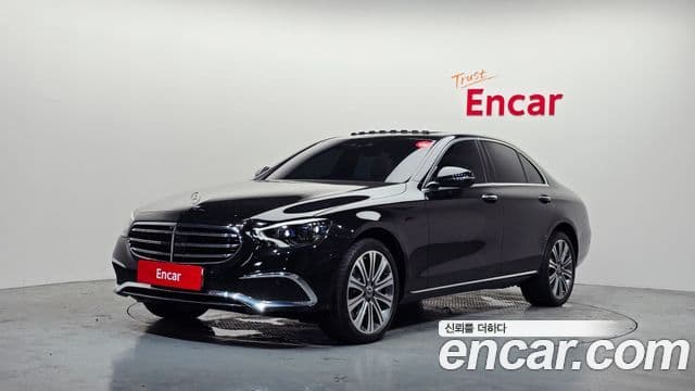 Mercedes-Benz E-Class 2023 — Фото 1/20