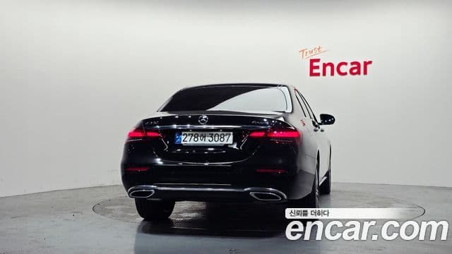 Mercedes-Benz E-Class 2023 — Фото 4/20