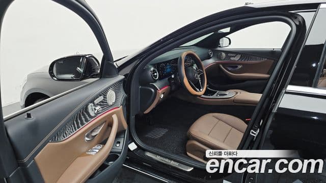 Mercedes-Benz E-Class 2023 — Фото 10/20
