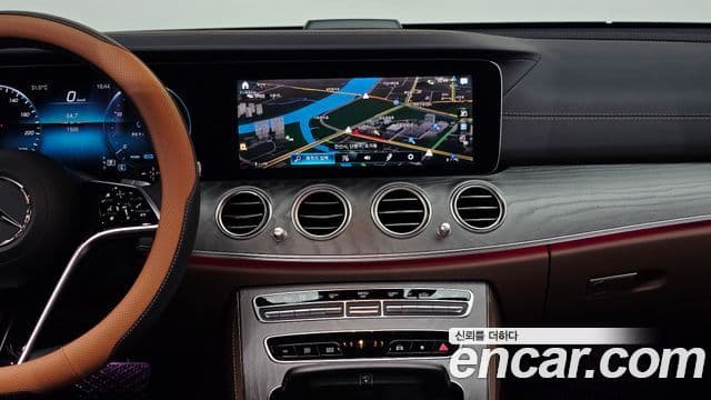 Mercedes-Benz E-Class 2023 — Фото 12/20