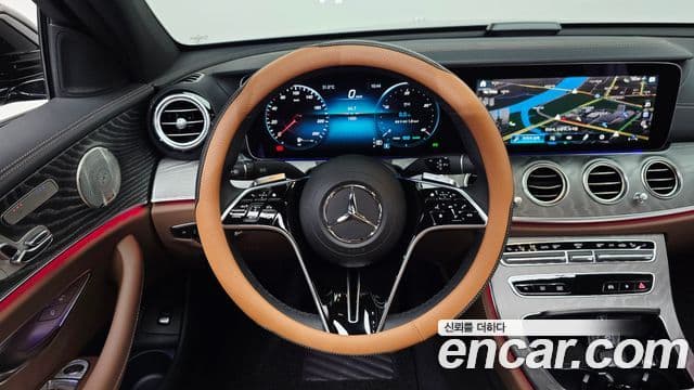 Mercedes-Benz E-Class 2023 — Фото 13/20