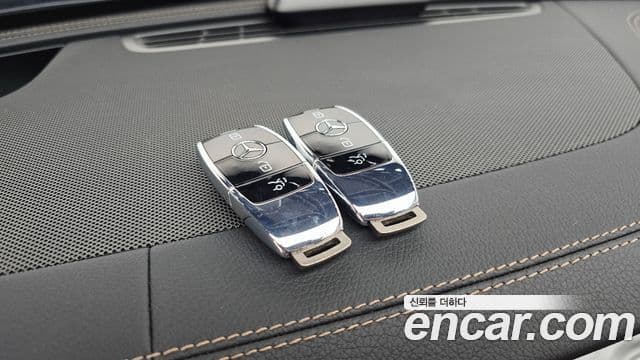 Mercedes-Benz E-Class 2023 — Фото 15/20