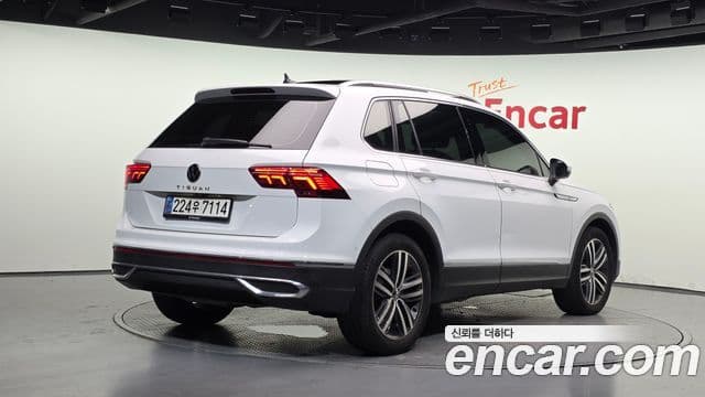 Volkswagen Tiguan 2023 — ფოტო 2/20