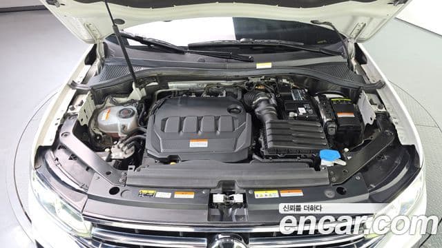 Volkswagen Tiguan 2023 — ფოტო 6/20