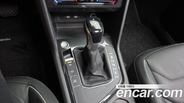 Volkswagen Tiguan 2023 — ფოტო 9/20