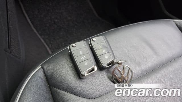 Volkswagen Tiguan 2023 — ფოტო 18/20