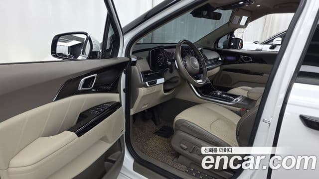 Kia Carnival 2021 — ფოტო 10/20