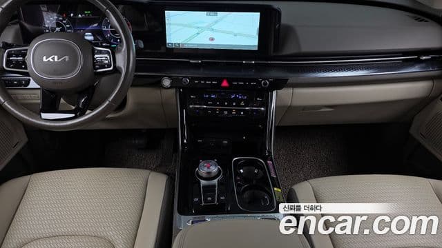 Kia Carnival 2021 — ფოტო 14/20