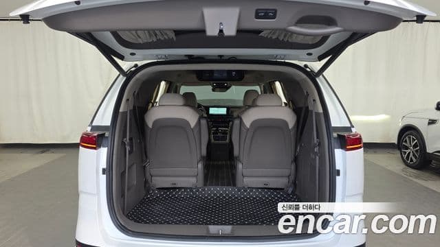 Kia Carnival 2021 — ფოტო 20/20