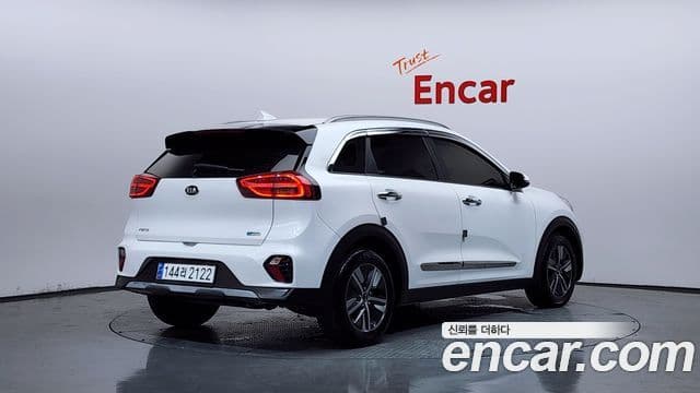 Kia Niro 2020 — Фото 2/20