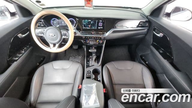 Kia Niro 2020 — Фото 7/20