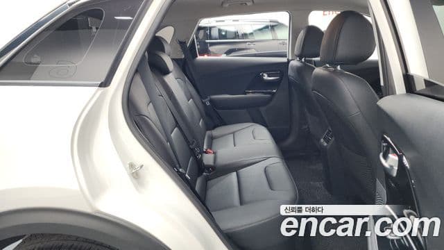 Kia Niro 2020 — Фото 11/20