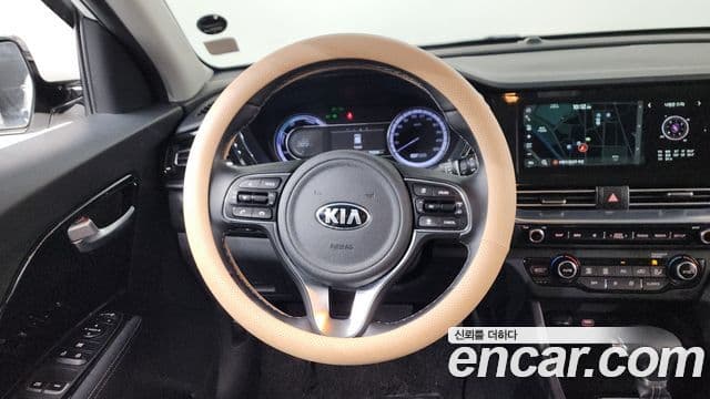 Kia Niro 2020 — Фото 13/20