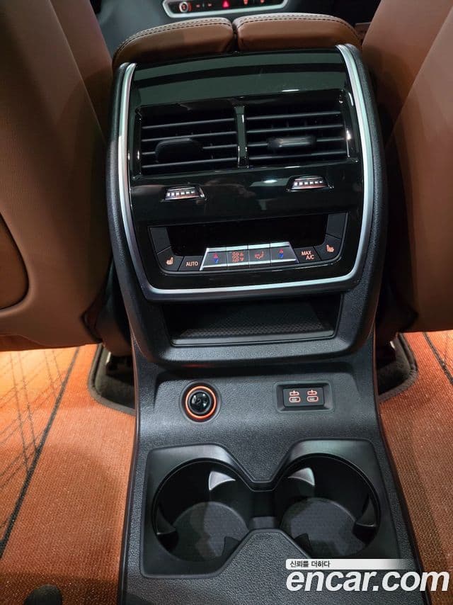 BMW X7 2025 — ფოტო 13/20