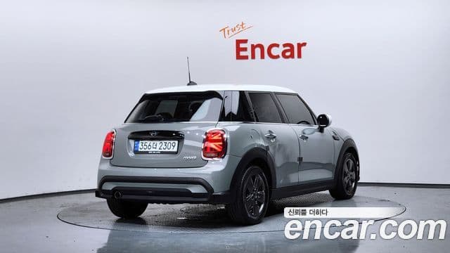 Mini Cooper 2022 — Photo 11/30
