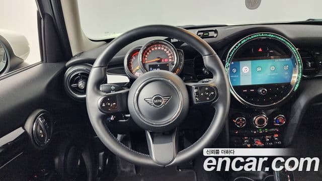 Mini Cooper 2022 — Photo 3/30