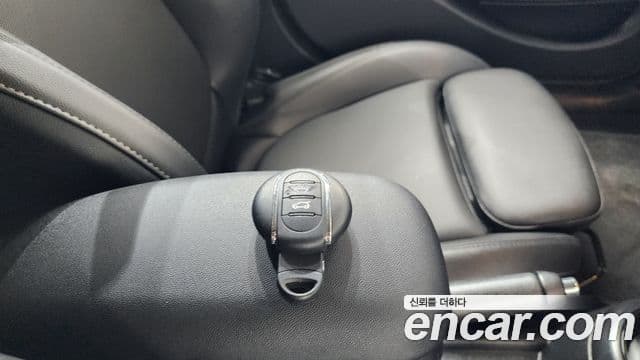 Mini Cooper 2022 — Photo 19/30