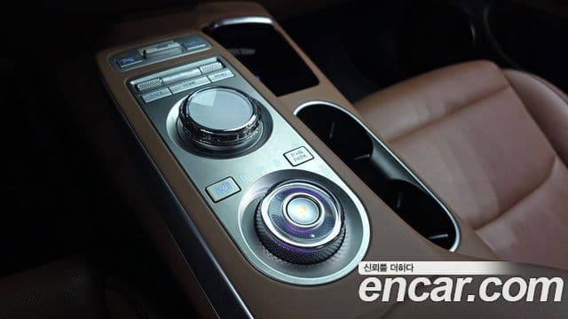 Genesis GV70 2022 — фото 9 из 20