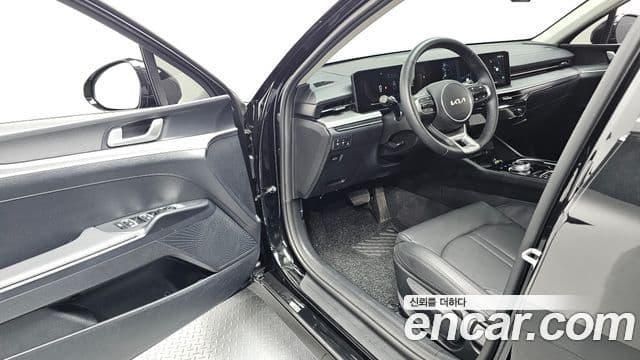 Kia K5 2025 — ფოტო 8/20