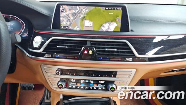 BMW 7 Series 2022 — Фото 13/20