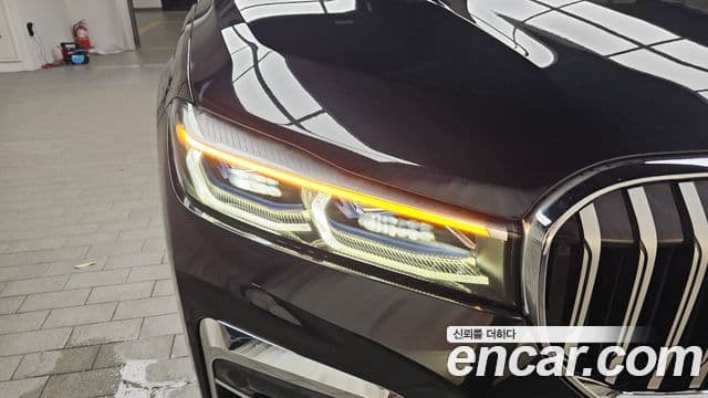 BMW 7 Series 2022 — ფოტო 22/33
