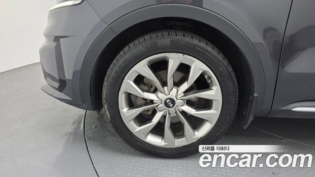 Kia Sorento 2020 — Фото 5/20