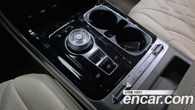 Kia Carnival 2023 — Şəkil 9/20