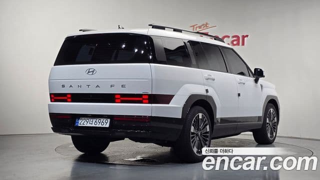 Hyundai Santa Fe 2024 — Фото 2/20