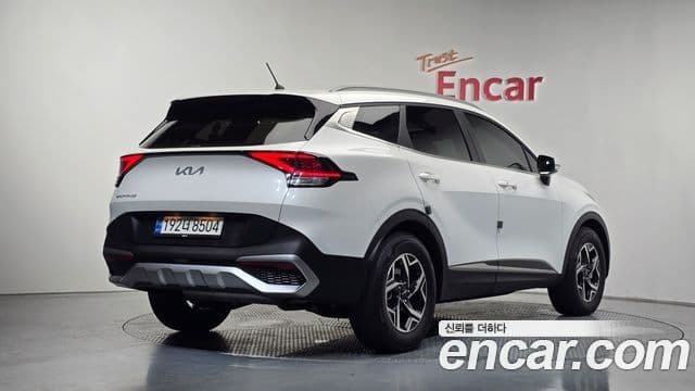 Kia Sportage 2023 — фото 2 из 20