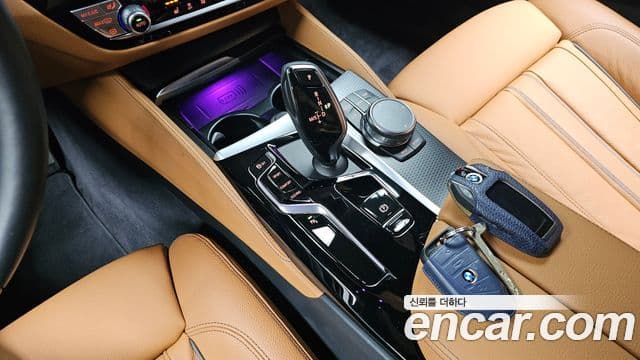 BMW 5 Series 2023 — ფოტო 9/20