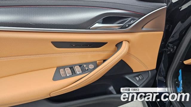 BMW 5 Series 2023 — Фото 19/20
