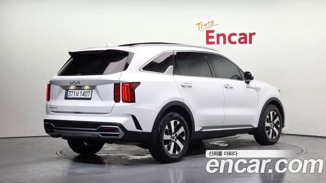 Kia Sorento 2023 — ფოტო 2/20