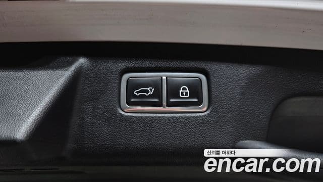 Kia Sorento 2023 — ფოტო 16/20