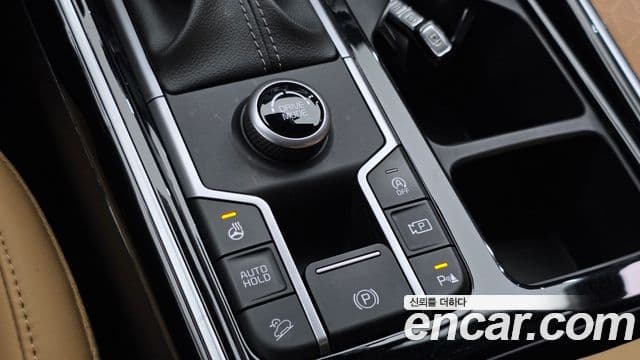 Kia Sorento 2023 — ფოტო 18/20