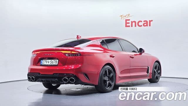 Kia Stinger 2019 — ფოტო 2/20